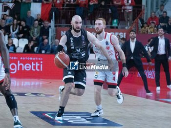 2024-10-06 - 02 Tommy Kuhse Bertram Derthona Tortona during the LBA Italy Championship match between Openjobmetis Varese vs Bertram Derthona Tortona , in Varese, Italy, on October 5, 2024 - OPENJOBMETIS VARESE VS BERTRAM DERTHONA TORTONA - ITALIAN SERIE A - BASKETBALL