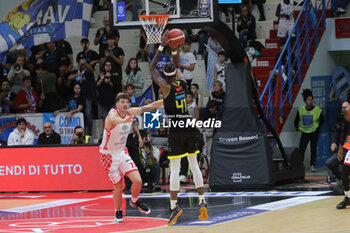 2024-10-13 - Tariq Owens (Vanoli Cremona) - VANOLI BASKET CREMONA VS ESTRA PISTOIA - ITALIAN SERIE A - BASKETBALL