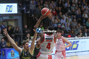 2024-10-13 - Elijah Childs (Estra Pistoia) - VANOLI BASKET CREMONA VS ESTRA PISTOIA - ITALIAN SERIE A - BASKETBALL