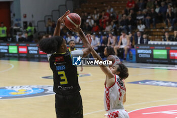 2024-10-13 - Tajion Jones (Vanoli Cremona) - VANOLI BASKET CREMONA VS ESTRA PISTOIA - ITALIAN SERIE A - BASKETBALL