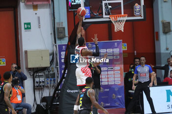 2024-10-13 - Elijah Childs (Estra Pistoia) - VANOLI BASKET CREMONA VS ESTRA PISTOIA - ITALIAN SERIE A - BASKETBALL