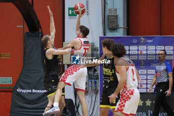 2024-10-13 - Luka Brajkovic (Estra Pistoia) - VANOLI BASKET CREMONA VS ESTRA PISTOIA - ITALIAN SERIE A - BASKETBALL