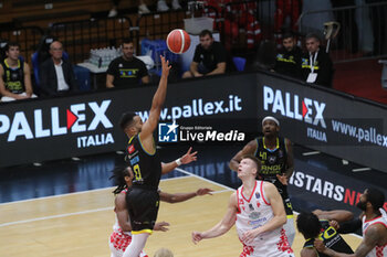 2024-10-13 - Phil Booth (Vanoli Cremona) - VANOLI BASKET CREMONA VS ESTRA PISTOIA - ITALIAN SERIE A - BASKETBALL