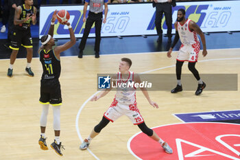 2024-10-13 - Tariq Owens (Vanoli Cremona) - VANOLI BASKET CREMONA VS ESTRA PISTOIA - ITALIAN SERIE A - BASKETBALL