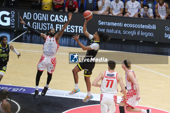 2024-10-13 - Tajion Jones (Vanoli Cremona) - VANOLI BASKET CREMONA VS ESTRA PISTOIA - ITALIAN SERIE A - BASKETBALL