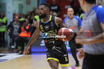 2024-10-13 - Corey Davis (Vanoli Cremona) - VANOLI BASKET CREMONA VS ESTRA PISTOIA - ITALIAN SERIE A - BASKETBALL