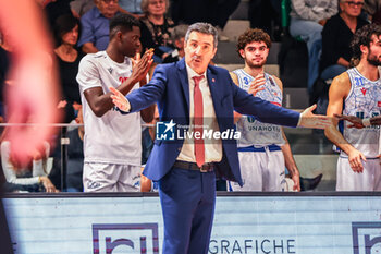 2024-10-12 - Dimitris Priftis coach Unahotels Reggio Emilia - UNAHOTELS REGGIO EMILIA VS NUTRIBULLET TREVISO BASKET - ITALIAN SERIE A - BASKETBALL