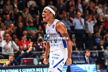 2024-10-12 - Cassius Winston (Unahotels Reggio Emilia) - UNAHOTELS REGGIO EMILIA VS NUTRIBULLET TREVISO BASKET - ITALIAN SERIE A - BASKETBALL