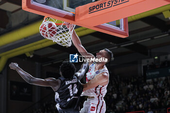 2024-10-12 - #9 Uthoff Jarrod (Pallacanestro Trieste) and #14 Kamagate Ismael Sindou (Bertram Derthona Basket Tortona) - BERTRAM DERTHONA TORTONA VS PALLACANESTRO TRIESTE - ITALIAN SERIE A - BASKETBALL