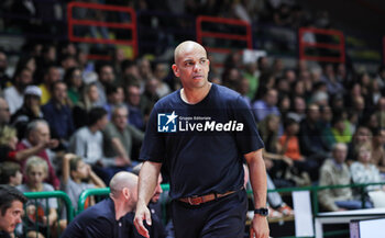 2024-10-12 - Christian Jamion (head coach Pallacanestro Trieste) - BERTRAM DERTHONA TORTONA VS PALLACANESTRO TRIESTE - ITALIAN SERIE A - BASKETBALL