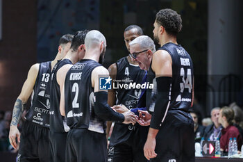 2024-10-12 - De Raffaele Walter (head coach Bertram Derthona Basket Tortona) and teams - BERTRAM DERTHONA TORTONA VS PALLACANESTRO TRIESTE - ITALIAN SERIE A - BASKETBALL