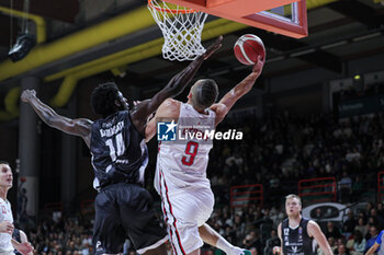 2024-10-12 - #9 Uthoff Jarrod (Pallacanestro Trieste) and #14 Kamagate Ismael Sindou (Bertram Derthona Basket Tortona) - BERTRAM DERTHONA TORTONA VS PALLACANESTRO TRIESTE - ITALIAN SERIE A - BASKETBALL