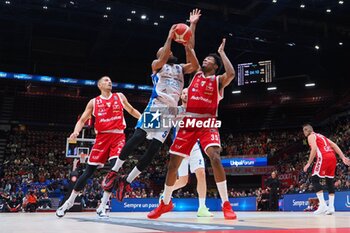 2024-10-13 - Miro Bilan (Germani Brescia) & David McCormack (EA7 Emporio Armani Olimpia Milano) - EA7 EMPORIO ARMANI MILANO VS GERMANI BRESCIA - ITALIAN SERIE A - BASKETBALL