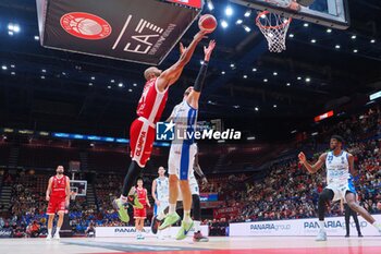 2024-10-13 - Shavon Shields (EA7 Emporio Armani Olimpia Milano) - EA7 EMPORIO ARMANI MILANO VS GERMANI BRESCIA - ITALIAN SERIE A - BASKETBALL