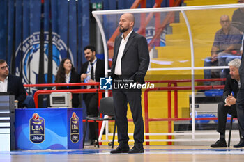 2024-10-19 - Demis Cavina coach of Vanoli Basket Cremona during the match between Napolibasket and Vanoli Basket Cremona - NAPOLIBASKET VS VANOLI BASKET CREMONA - ITALIAN SERIE A - BASKETBALL