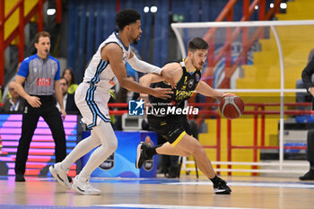 2024-10-19 - Stefan Nikolic of Vanoli Basket Cremona in action during the match against Napolibasket - NAPOLIBASKET VS VANOLI BASKET CREMONA - ITALIAN SERIE A - BASKETBALL