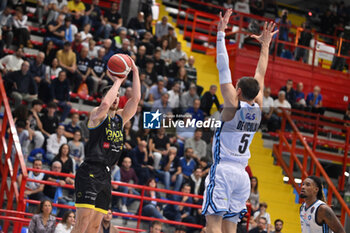 2024-10-19 - Stefan Nikolic of Vanoli Basket Cremona shoots during the match between Napolibasket and Vanoli Basket Cremona - NAPOLIBASKET VS VANOLI BASKET CREMONA - ITALIAN SERIE A - BASKETBALL