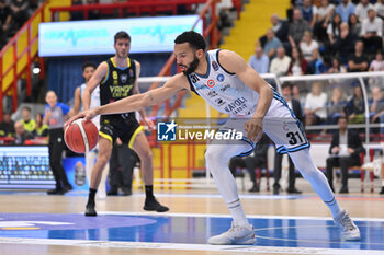 2024-10-19 - Deane Alexander Williams of Napolibasket during the match between Napolibasket and Vanoli Basket Cremona - NAPOLIBASKET VS VANOLI BASKET CREMONA - ITALIAN SERIE A - BASKETBALL