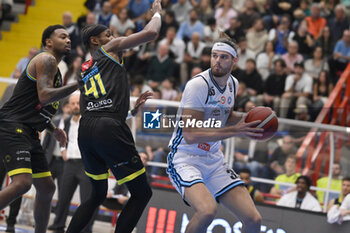 2024-10-19 - Leonardo Tote of Napolibasket during the match between Napolibasket and Vanoli Basket Cremona - NAPOLIBASKET VS VANOLI BASKET CREMONA - ITALIAN SERIE A - BASKETBALL