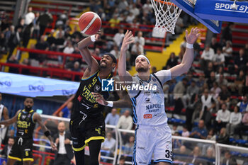 2024-10-19 - Leonardo Tote of Napolibasket and Tariq Owens of Vanoli Basket Cremona during the match between Napolibasket and Vanoli Basket Cremona - NAPOLIBASKET VS VANOLI BASKET CREMONA - ITALIAN SERIE A - BASKETBALL