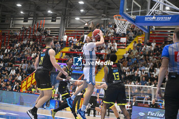 2024-10-19 - Leonardo Tote of Napolibasket scores during the match between Napolibasket and Vanoli Basket Cremona - NAPOLIBASKET VS VANOLI BASKET CREMONA - ITALIAN SERIE A - BASKETBALL