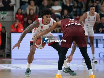 2024-10-19 - 05 Justin Gray Openjobmetis Varese during the LBA Italy Championship match between Openjobmetis Varese vs Trapani Shark, in Varese, Italy, on October 19, 2024 - OPENJOBMETIS VARESE VS TRAPANI SHARK - ITALIAN SERIE A - BASKETBALL