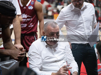 2024-10-19 - Head Coach Jasmin Repesa Trapani Shark during the LBA Italy Championship match between Openjobmetis Varese vs Trapani Shark, in Varese, Italy, on October 19, 2024 - OPENJOBMETIS VARESE VS TRAPANI SHARK - ITALIAN SERIE A - BASKETBALL