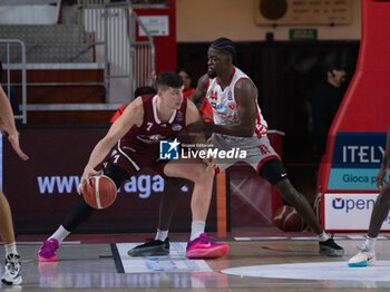 2024-10-19 - 07 Amar Alibegovic Trapani Shark and 44 Gabe Brown Openjobmetis Varese during the LBA Italy Championship match between Openjobmetis Varese vs Trapani Shark, in Varese, Italy, on October 19, 2024 - OPENJOBMETIS VARESE VS TRAPANI SHARK - ITALIAN SERIE A - BASKETBALL