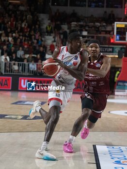 2024-10-19 - 01 Jordan Harris Openjobmetis Varese during the LBA Italy Championship match between Openjobmetis Varese vs Trapani Shark, in Varese, Italy, on October 19, 2024 - OPENJOBMETIS VARESE VS TRAPANI SHARK - ITALIAN SERIE A - BASKETBALL