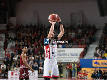 2024-10-19 - 02 Davide Alviti Openjobmetis Varese during the LBA Italy Championship match between Openjobmetis Varese vs Trapani Shark, in Varese, Italy, on October 19, 2024 - OPENJOBMETIS VARESE VS TRAPANI SHARK - ITALIAN SERIE A - BASKETBALL