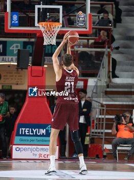 2024-10-19 - 21 Tibor Pleiss Trapani Shark during the LBA Italy Championship match between Openjobmetis Varese vs Trapani Shark, in Varese, Italy, on October 19, 2024 - OPENJOBMETIS VARESE VS TRAPANI SHARK - ITALIAN SERIE A - BASKETBALL