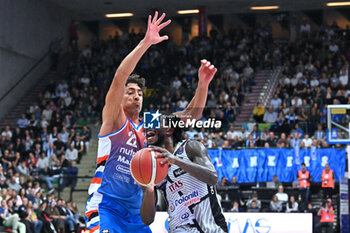 2024-10-20 - Actions of the game and players' images during the match between Nutribullet Treviso and Dolomiti Energia Trentino match at Palaverde - October 20, 2024, during the ITALIAN SERIE A Championship 2024/2025 - NUTRIBULLET TREVISO BASKET VS DOLOMITI ENERGIA TRENTINO - ITALIAN SERIE A - BASKETBALL