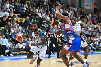 2024-10-20 - Actions of the game and players' images during the match between Nutribullet Treviso and Dolomiti Energia Trentino match at Palaverde - October 20, 2024, during the ITALIAN SERIE A Championship 2024/2025 - NUTRIBULLET TREVISO BASKET VS DOLOMITI ENERGIA TRENTINO - ITALIAN SERIE A - BASKETBALL