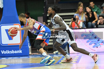 2024-10-20 - Actions of the game and players' images during the match between Nutribullet Treviso and Dolomiti Energia Trentino match at Palaverde - October 20, 2024, during the ITALIAN SERIE A Championship 2024/2025 - NUTRIBULLET TREVISO BASKET VS DOLOMITI ENERGIA TRENTINO - ITALIAN SERIE A - BASKETBALL