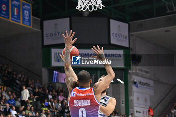 2024-10-20 - Actions of the game and players' images during the match between Nutribullet Treviso and Dolomiti Energia Trentino match at Palaverde - October 20, 2024, during the ITALIAN SERIE A Championship 2024/2025 - NUTRIBULLET TREVISO BASKET VS DOLOMITI ENERGIA TRENTINO - ITALIAN SERIE A - BASKETBALL