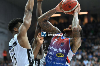 2024-10-20 - Actions of the game and players' images during the match between Nutribullet Treviso and Dolomiti Energia Trentino match at Palaverde - October 20, 2024, during the ITALIAN SERIE A Championship 2024/2025 - NUTRIBULLET TREVISO BASKET VS DOLOMITI ENERGIA TRENTINO - ITALIAN SERIE A - BASKETBALL