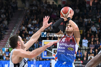 2024-10-20 - Actions of the game and players' images during the match between Nutribullet Treviso and Dolomiti Energia Trentino match at Palaverde - October 20, 2024, during the ITALIAN SERIE A Championship 2024/2025 - NUTRIBULLET TREVISO BASKET VS DOLOMITI ENERGIA TRENTINO - ITALIAN SERIE A - BASKETBALL