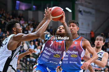 2024-10-20 - Actions of the game and players' images during the match between Nutribullet Treviso and Dolomiti Energia Trentino match at Palaverde - October 20, 2024, during the ITALIAN SERIE A Championship 2024/2025 - NUTRIBULLET TREVISO BASKET VS DOLOMITI ENERGIA TRENTINO - ITALIAN SERIE A - BASKETBALL