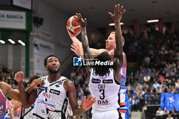 2024-10-20 - Actions of the game and players' images during the match between Nutribullet Treviso and Dolomiti Energia Trentino match at Palaverde - October 20, 2024, during the ITALIAN SERIE A Championship 2024/2025 - NUTRIBULLET TREVISO BASKET VS DOLOMITI ENERGIA TRENTINO - ITALIAN SERIE A - BASKETBALL