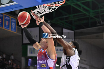 2024-10-20 - Actions of the game and players' images during the match between Nutribullet Treviso and Dolomiti Energia Trentino match at Palaverde - October 20, 2024, during the ITALIAN SERIE A Championship 2024/2025 - NUTRIBULLET TREVISO BASKET VS DOLOMITI ENERGIA TRENTINO - ITALIAN SERIE A - BASKETBALL