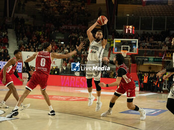 2024-11-10 - 03 Marco Belinelli Virtus Bologna during the LBA Italy Championship match between Openjobmetis Varese vs Virtus Bologna, in Varese, Italy, on November 10, 2024 - OPENJOBMETIS VARESE VS VIRTUS SEGAFREDO BOLOGNA - ITALIAN SERIE A - BASKETBALL