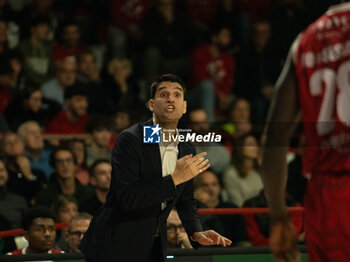 2024-11-10 - Head Coach Herman Mandole Openjobmetis Varese during the LBA Italy Championship match between Openjobmetis Varese vs Virtus Bologna, in Varese, Italy, on November 10, 2024 - OPENJOBMETIS VARESE VS VIRTUS SEGAFREDO BOLOGNA - ITALIAN SERIE A - BASKETBALL