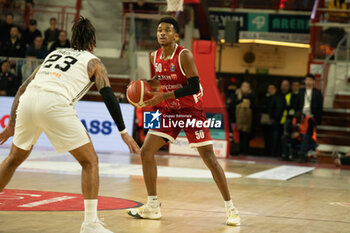 2024-11-10 - 50 Jaylen Hands Openjobmetis Varese during the LBA Italy Championship match between Openjobmetis Varese vs Virtus Bologna, in Varese, Italy, on November 10, 2024 - OPENJOBMETIS VARESE VS VIRTUS SEGAFREDO BOLOGNA - ITALIAN SERIE A - BASKETBALL