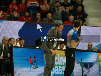 2024-11-10 - Head Coach Luca Banchi Virtus Bologna during the LBA Italy Championship match between Openjobmetis Varese vs Virtus Bologna, in Varese, Italy, on November 10, 2024 - OPENJOBMETIS VARESE VS VIRTUS SEGAFREDO BOLOGNA - ITALIAN SERIE A - BASKETBALL