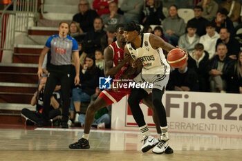 2024-11-10 - 08 Will Clyburn Virtus Bologna during the LBA Italy Championship match between Openjobmetis Varese vs Virtus Bologna, in Varese, Italy, on November 10, 2024 - OPENJOBMETIS VARESE VS VIRTUS SEGAFREDO BOLOGNA - ITALIAN SERIE A - BASKETBALL