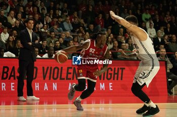 2024-11-10 - 92 Jaron Johnson Openjobmetis Varese during the LBA Italy Championship match between Openjobmetis Varese vs Virtus Bologna, in Varese, Italy, on November 10, 2024 - OPENJOBMETIS VARESE VS VIRTUS SEGAFREDO BOLOGNA - ITALIAN SERIE A - BASKETBALL