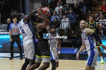 2024-11-10 - Paul Eboua (Vanoli Cremona) - VANOLI BASKET CREMONA VS GERMANI BRESCIA - ITALIAN SERIE A - BASKETBALL