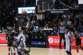 2024-11-10 - Paul Eboua (Vanoli Cremona) - VANOLI BASKET CREMONA VS GERMANI BRESCIA - ITALIAN SERIE A - BASKETBALL