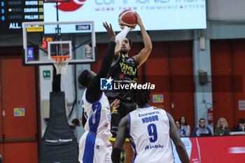 2024-11-10 - Payton Willis (Vanoli Cremona) - VANOLI BASKET CREMONA VS GERMANI BRESCIA - ITALIAN SERIE A - BASKETBALL