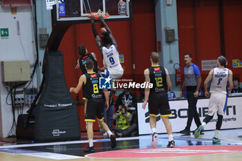 2024-11-10 - Maurice Daly Ndour (Germani Brescia) - VANOLI BASKET CREMONA VS GERMANI BRESCIA - ITALIAN SERIE A - BASKETBALL